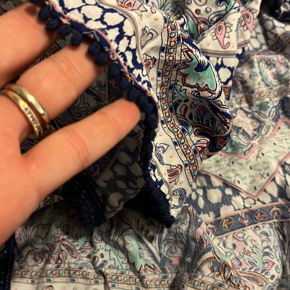 Victoria’s Secret Coverup - Picture 4 of 5